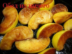 Куриная печень под винным соусом с яблоками, пошаговый рецепт